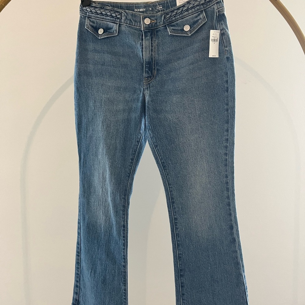Old Navy Women's Flare Jeans in Classic Blue (tween 18/ reg 10)